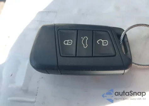 2019 Volkswagen Jetta 1.4T R-Line/1.4T S/1.4T Se из США, поврежденный, VIN 3VWC57BU2KM106339